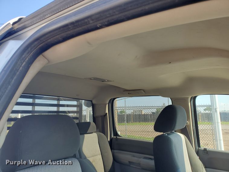 image for item GR9437 2009 Chevrolet Silverado 2500HD  Crew Cab flatbed pickup truck