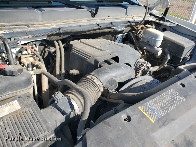 image for item GR9437 2009 Chevrolet Silverado 2500HD  Crew Cab flatbed pickup truck