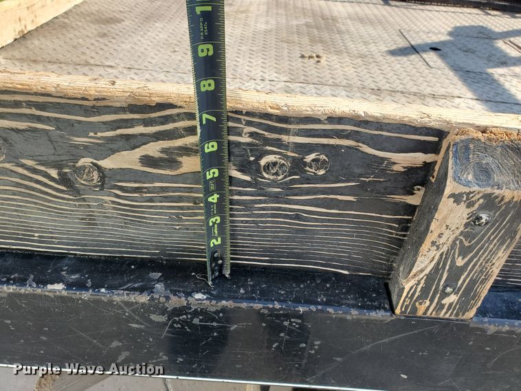 image for item GR9437 2009 Chevrolet Silverado 2500HD  Crew Cab flatbed pickup truck