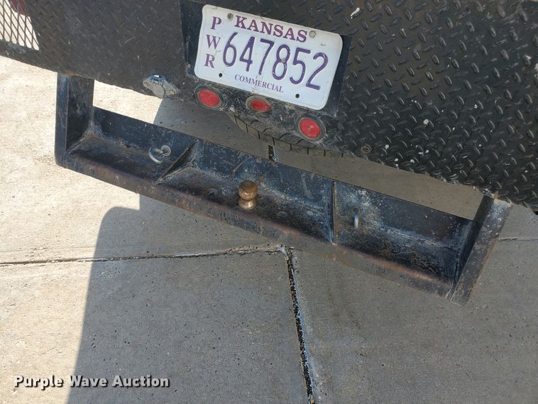 image for item GR9437 2009 Chevrolet Silverado 2500HD  Crew Cab flatbed pickup truck