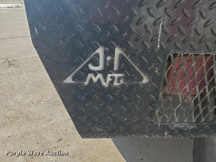 image for item GR9437 2009 Chevrolet Silverado 2500HD  Crew Cab flatbed pickup truck