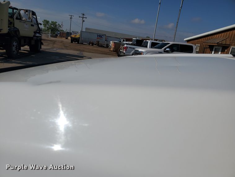 image for item GR9437 2009 Chevrolet Silverado 2500HD  Crew Cab flatbed pickup truck