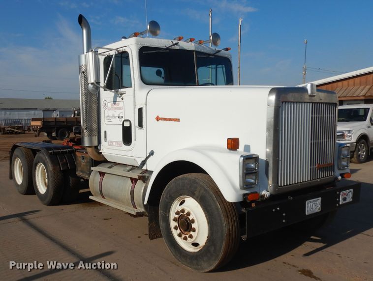 image for item GR9438 1987 International F9370  semi truck