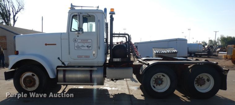 image for item GR9438 1987 International F9370  semi truck