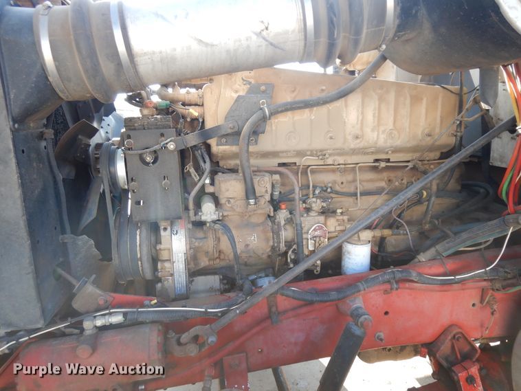 image for item GR9438 1987 International F9370  semi truck