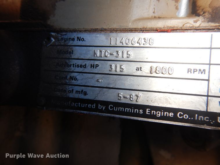 image for item GR9438 1987 International F9370  semi truck