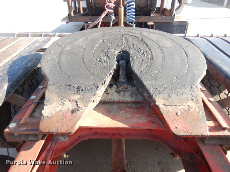 image for item GR9438 1987 International F9370  semi truck