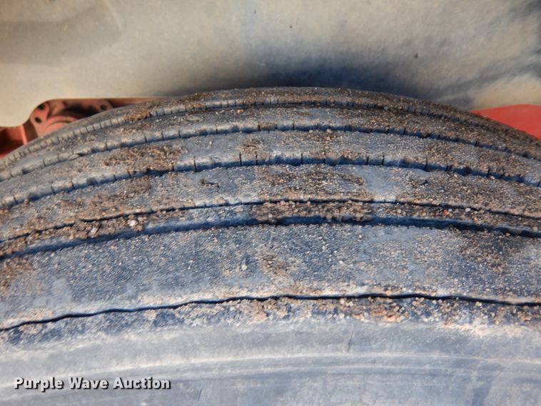 image for item GR9438 1987 International F9370  semi truck