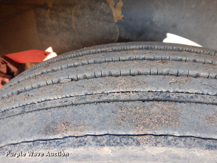 image for item GR9438 1987 International F9370  semi truck