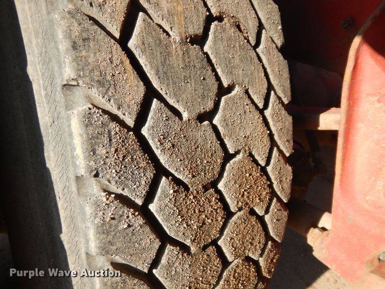 image for item GR9438 1987 International F9370  semi truck