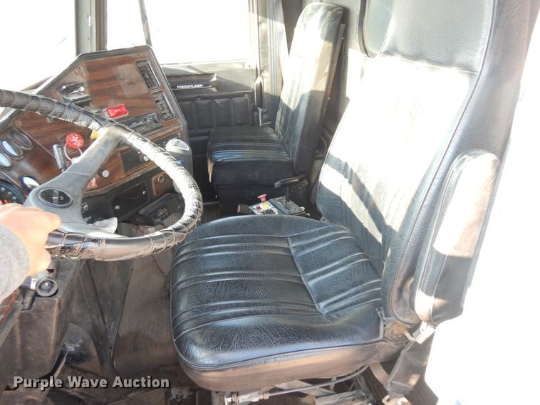 image for item GR9440 1989 Freightliner FLD  dump truck