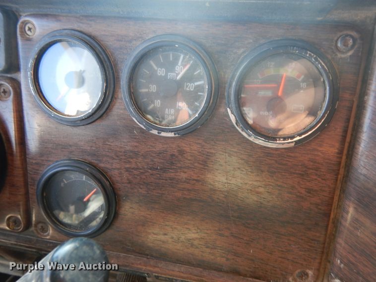 image for item GR9440 1989 Freightliner FLD  dump truck