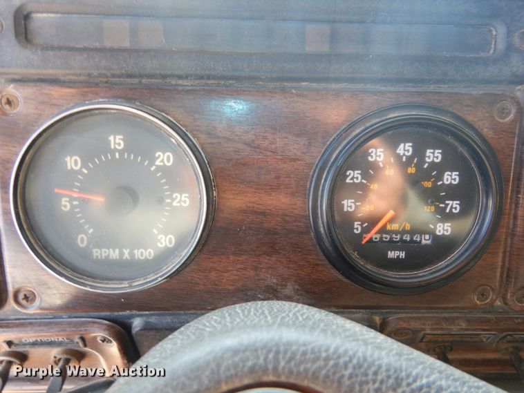 image for item GR9440 1989 Freightliner FLD  dump truck