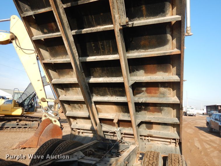 image for item GR9440 1989 Freightliner FLD  dump truck