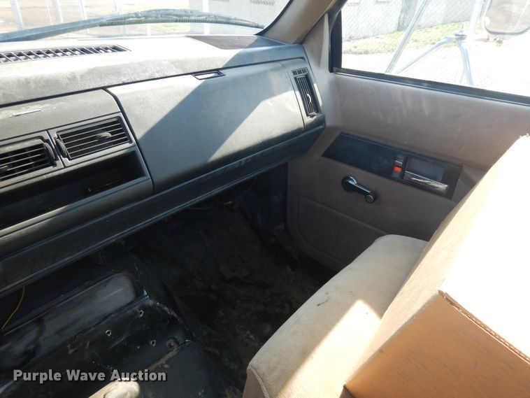 image for item GR9442 1997 GMC C7500  vacuum truck