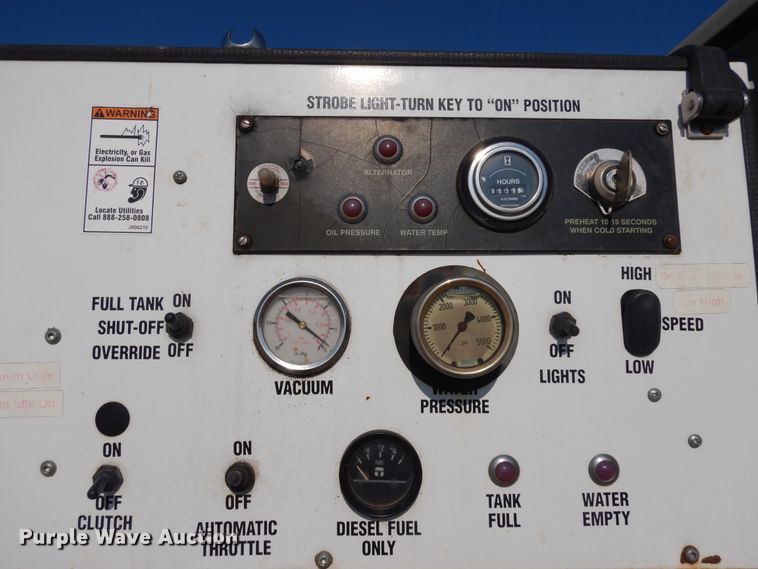 image for item GR9442 1997 GMC C7500  vacuum truck