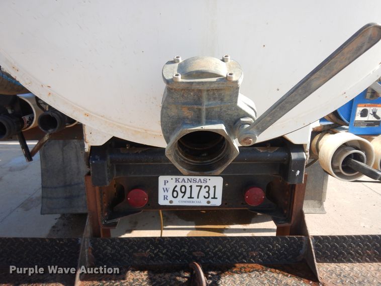 image for item GR9442 1997 GMC C7500  vacuum truck