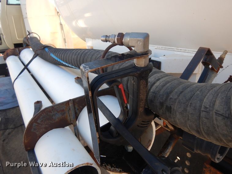 image for item GR9442 1997 GMC C7500  vacuum truck