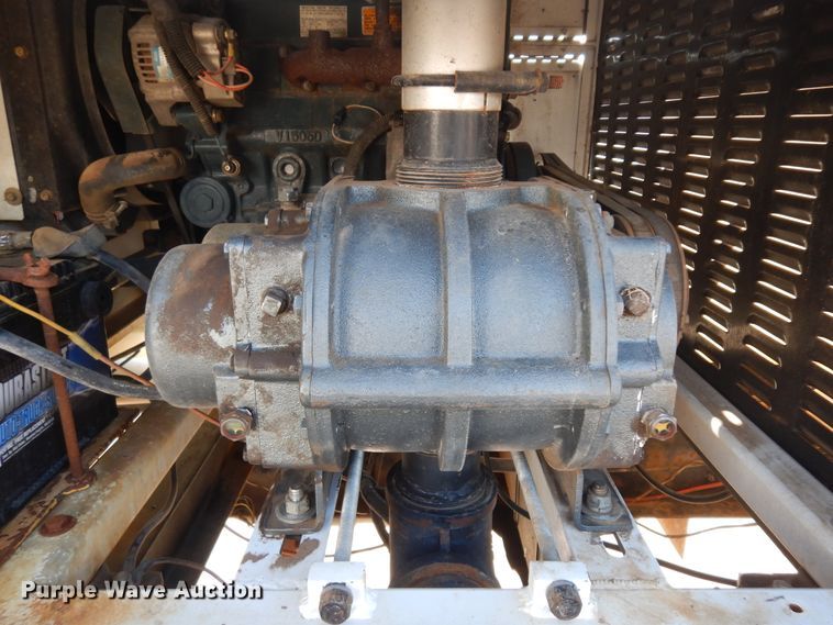 image for item GR9442 1997 GMC C7500  vacuum truck