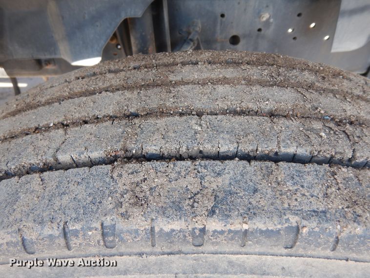 image for item GR9442 1997 GMC C7500  vacuum truck