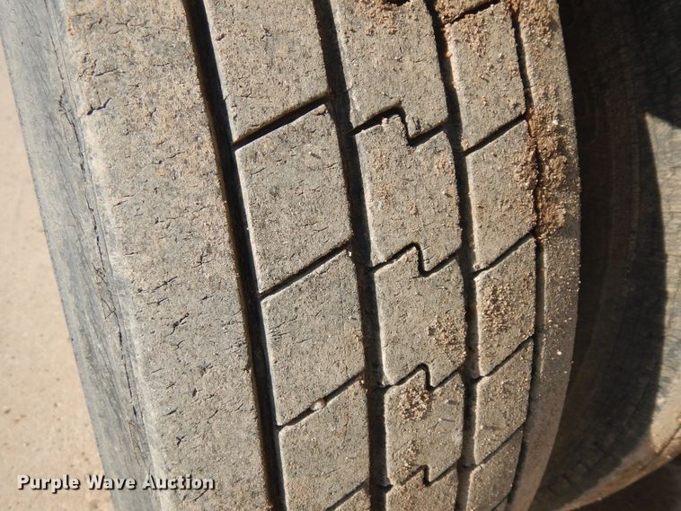 image for item GR9442 1997 GMC C7500  vacuum truck