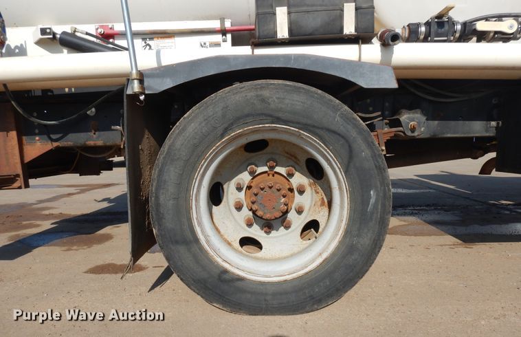 image for item GR9442 1997 GMC C7500  vacuum truck