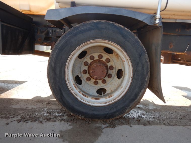 image for item GR9442 1997 GMC C7500  vacuum truck