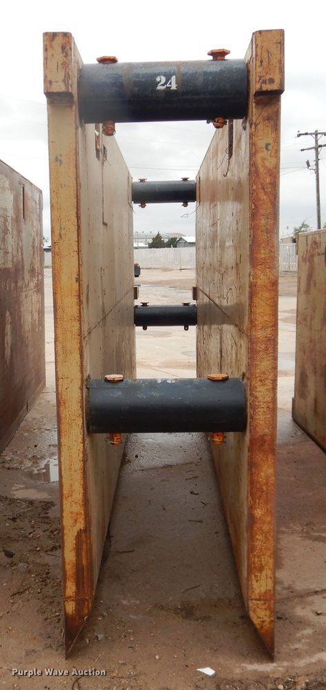 image for item HI9140 Trench box