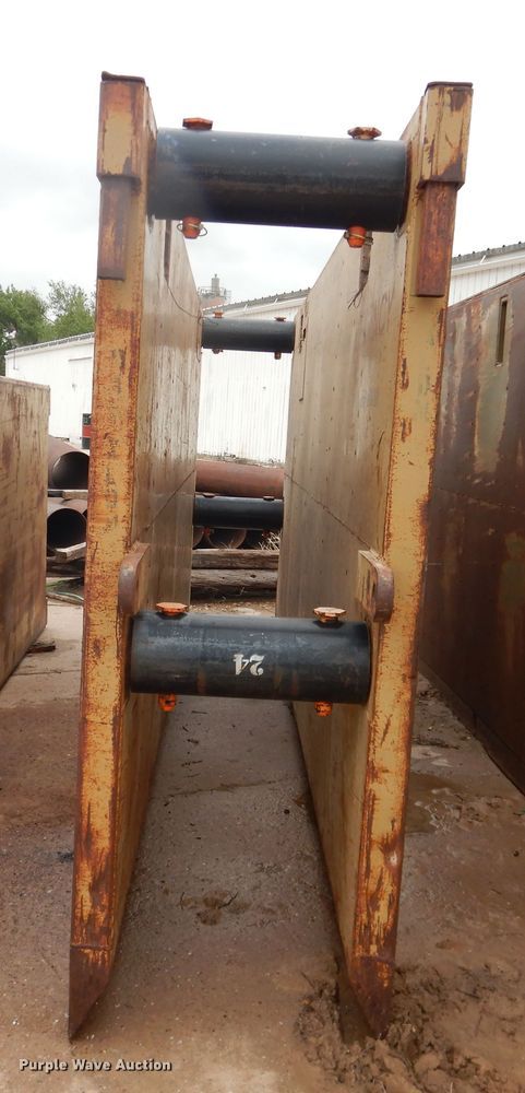 image for item HI9140 Trench box