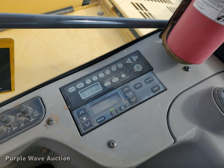 image for item HS9033 2012 John Deere 85D  mini excavator