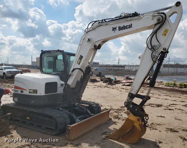 image for item HS9035 2015 Bobcat E85  mini excavator