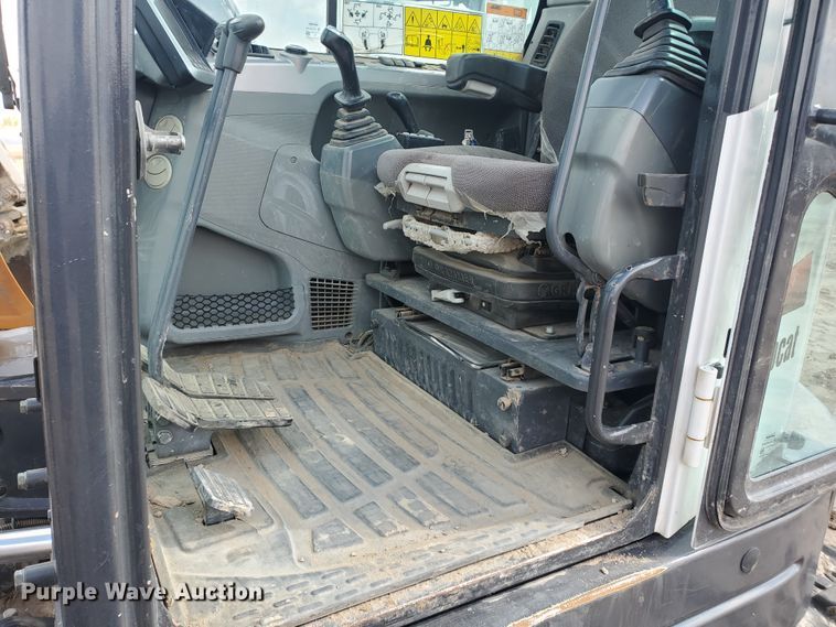 image for item HS9035 2015 Bobcat E85  mini excavator