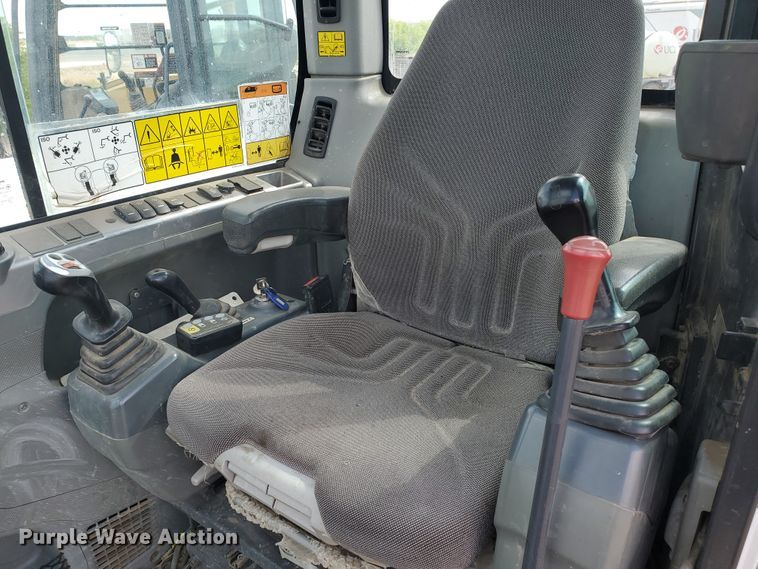 image for item HS9035 2015 Bobcat E85  mini excavator