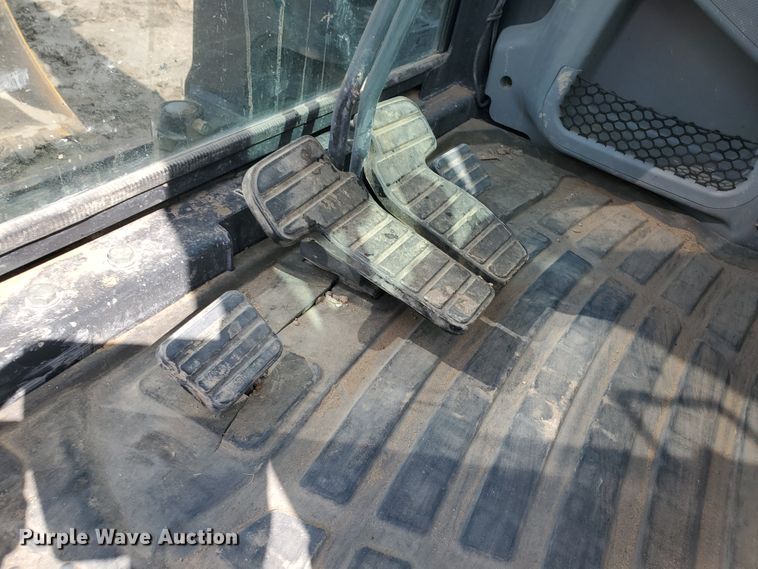 image for item HS9035 2015 Bobcat E85  mini excavator