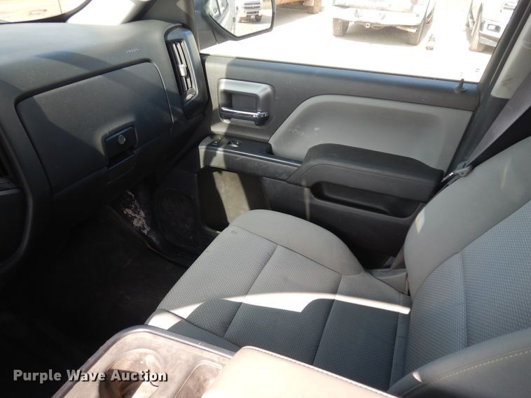 image for item ID9822 2017 Chevrolet Silverado 2500HD  Crew Cab utility bed pickup truck