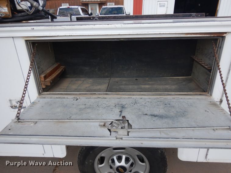 image for item ID9822 2017 Chevrolet Silverado 2500HD  Crew Cab utility bed pickup truck