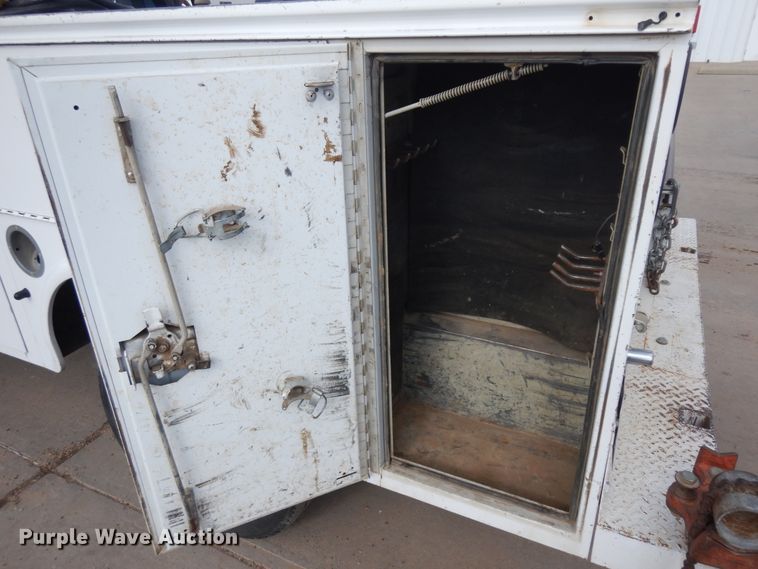 image for item ID9822 2017 Chevrolet Silverado 2500HD  Crew Cab utility bed pickup truck