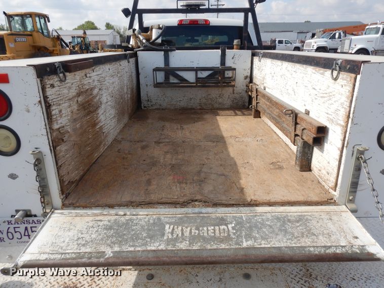 image for item ID9822 2017 Chevrolet Silverado 2500HD  Crew Cab utility bed pickup truck