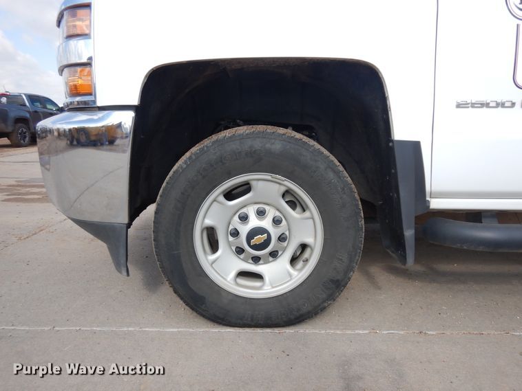 image for item ID9822 2017 Chevrolet Silverado 2500HD  Crew Cab utility bed pickup truck