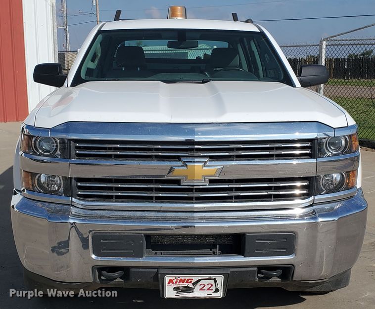 image for item ID9823 2015 Chevrolet Silverado 2500HD  Crew Cab utility bed pickup truck