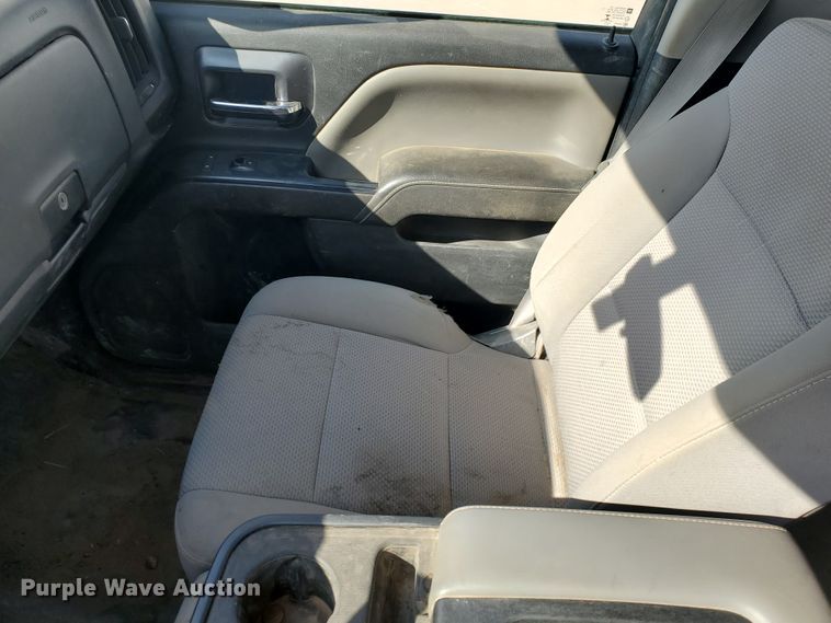 image for item ID9823 2015 Chevrolet Silverado 2500HD  Crew Cab utility bed pickup truck