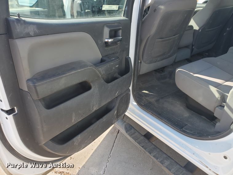 image for item ID9823 2015 Chevrolet Silverado 2500HD  Crew Cab utility bed pickup truck