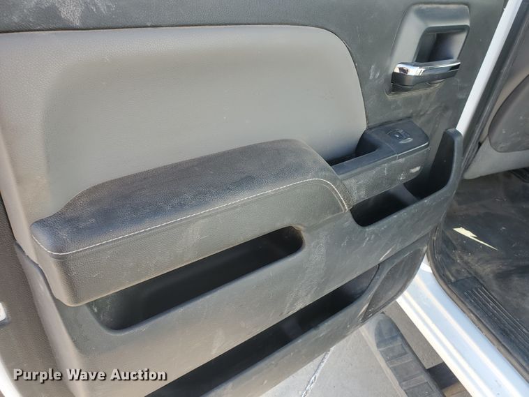 image for item ID9823 2015 Chevrolet Silverado 2500HD  Crew Cab utility bed pickup truck