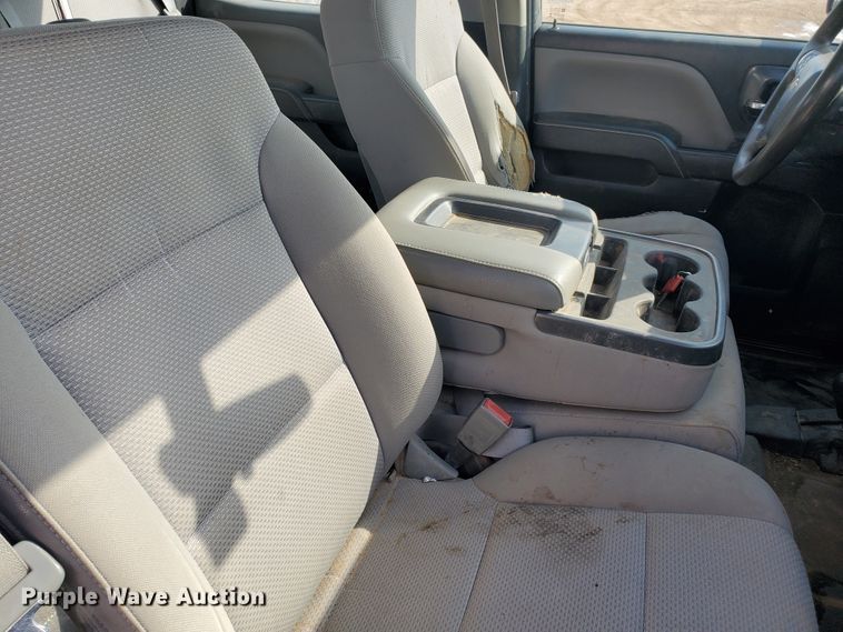 image for item ID9823 2015 Chevrolet Silverado 2500HD  Crew Cab utility bed pickup truck