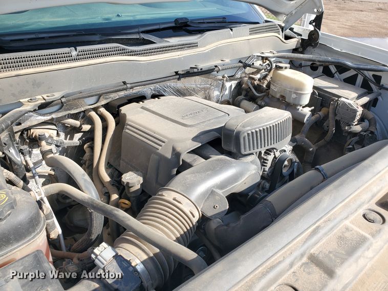 image for item ID9823 2015 Chevrolet Silverado 2500HD  Crew Cab utility bed pickup truck