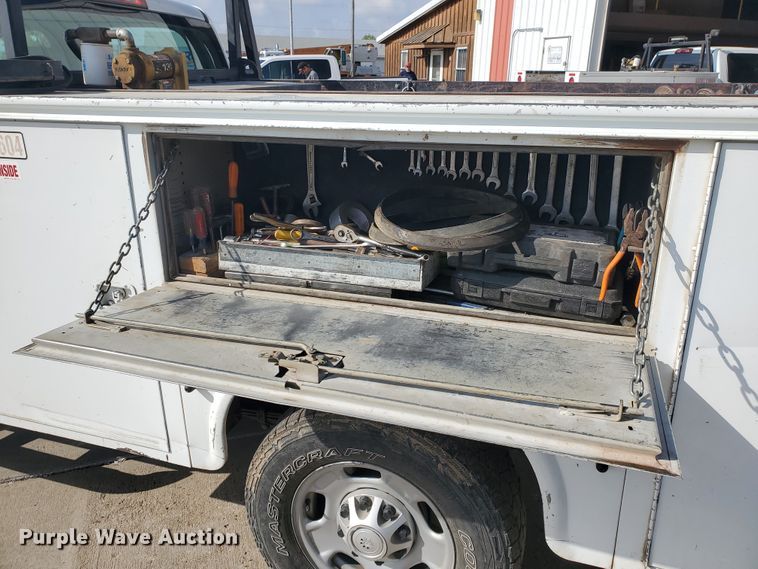 image for item ID9823 2015 Chevrolet Silverado 2500HD  Crew Cab utility bed pickup truck