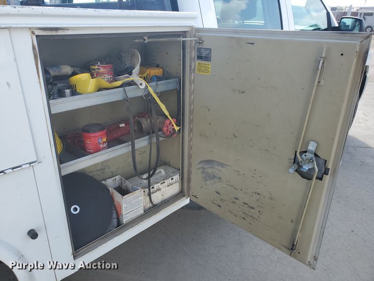 image for item ID9823 2015 Chevrolet Silverado 2500HD  Crew Cab utility bed pickup truck