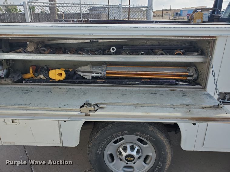 image for item ID9823 2015 Chevrolet Silverado 2500HD  Crew Cab utility bed pickup truck