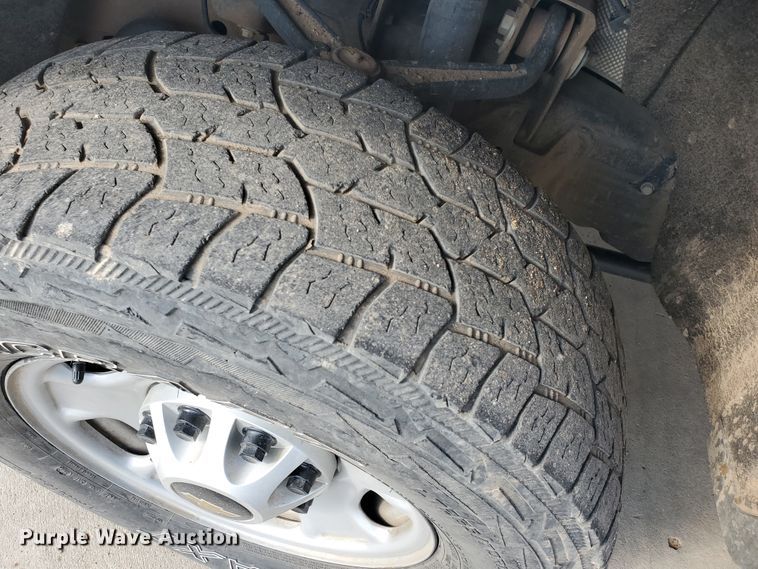 image for item ID9823 2015 Chevrolet Silverado 2500HD  Crew Cab utility bed pickup truck