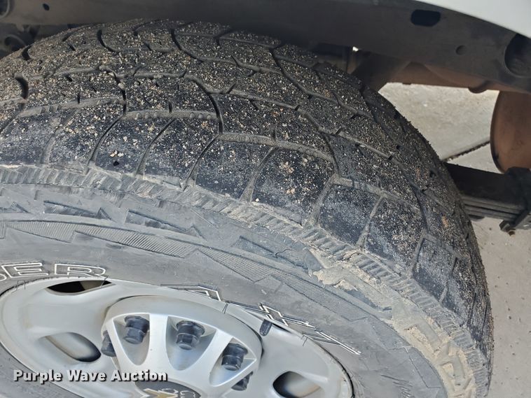 image for item ID9823 2015 Chevrolet Silverado 2500HD  Crew Cab utility bed pickup truck